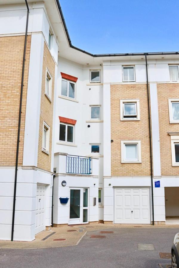 Marina Living With Parking, Balcony, Quiet And Secure Leilighet Brighton Eksteriør bilde