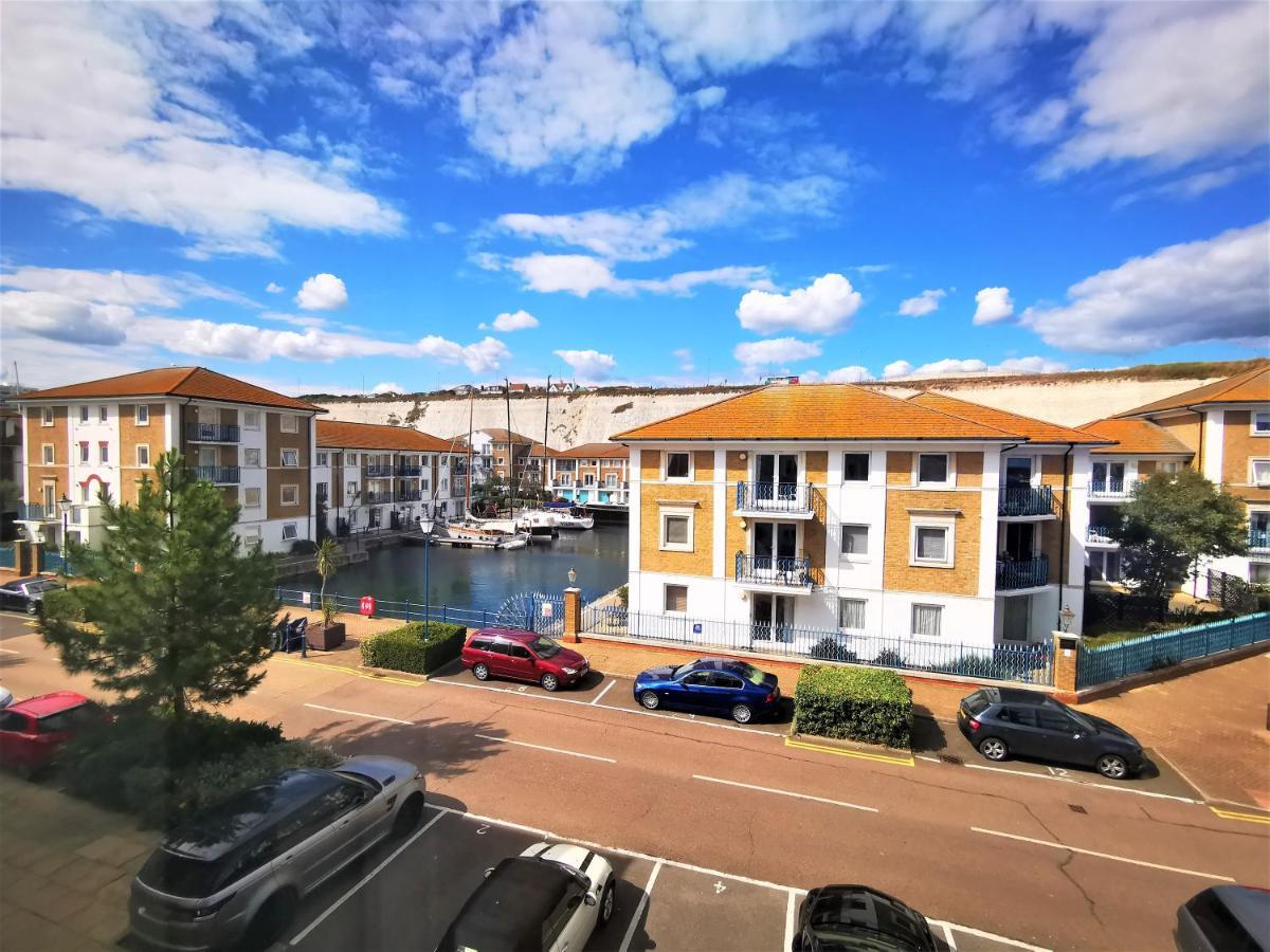 Marina Living With Parking, Balcony, Quiet And Secure Leilighet Brighton Eksteriør bilde